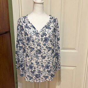 Adrienne Vittadini Blue and White Floral Blouse